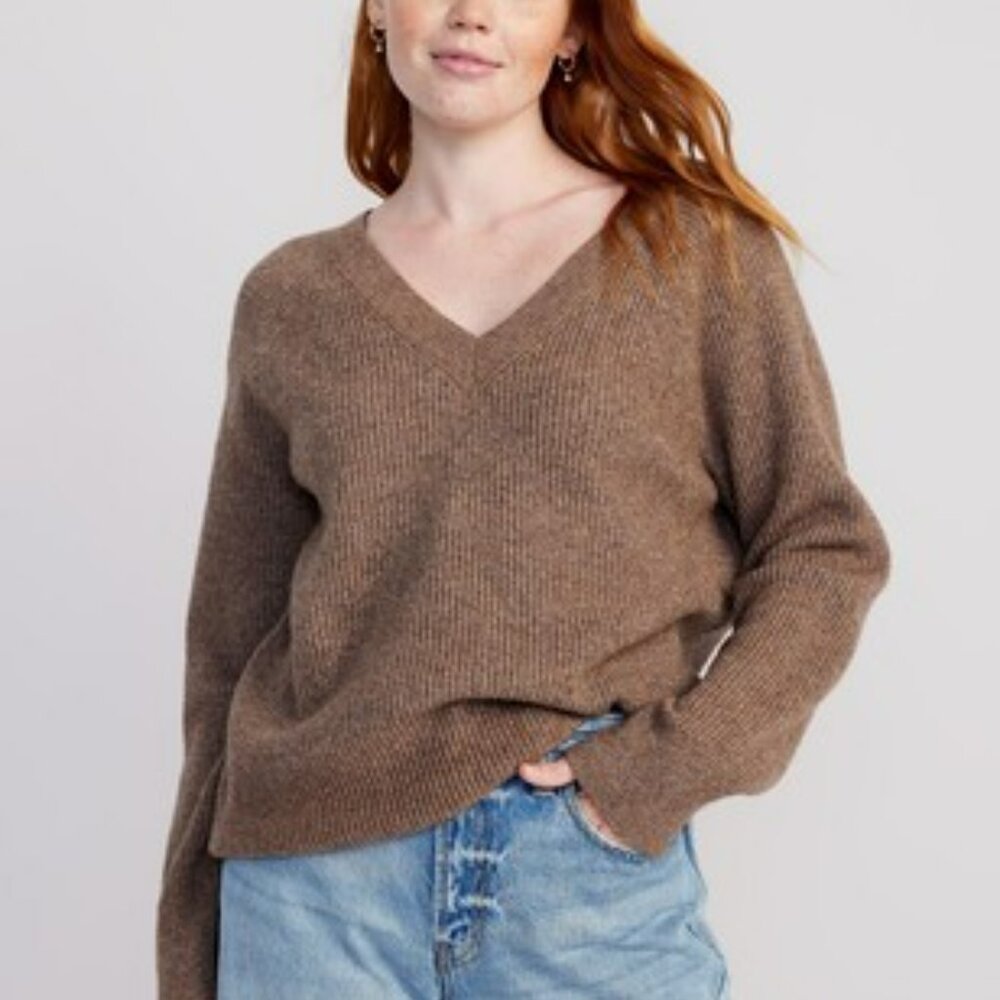Old navy light summer sweater. Never worn